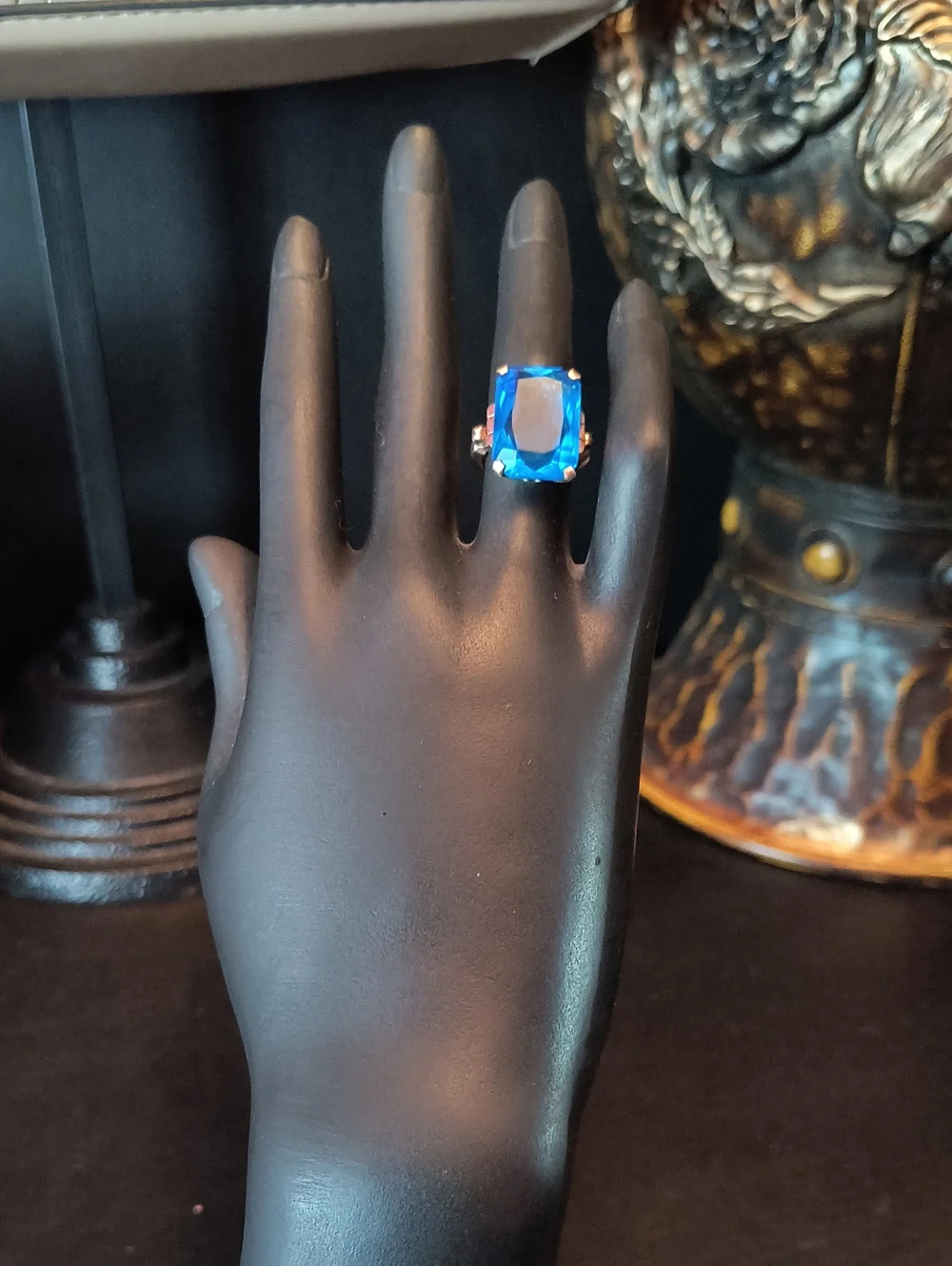 1946 Vintage Elegant Blue Statement Ring - Women Jewelry